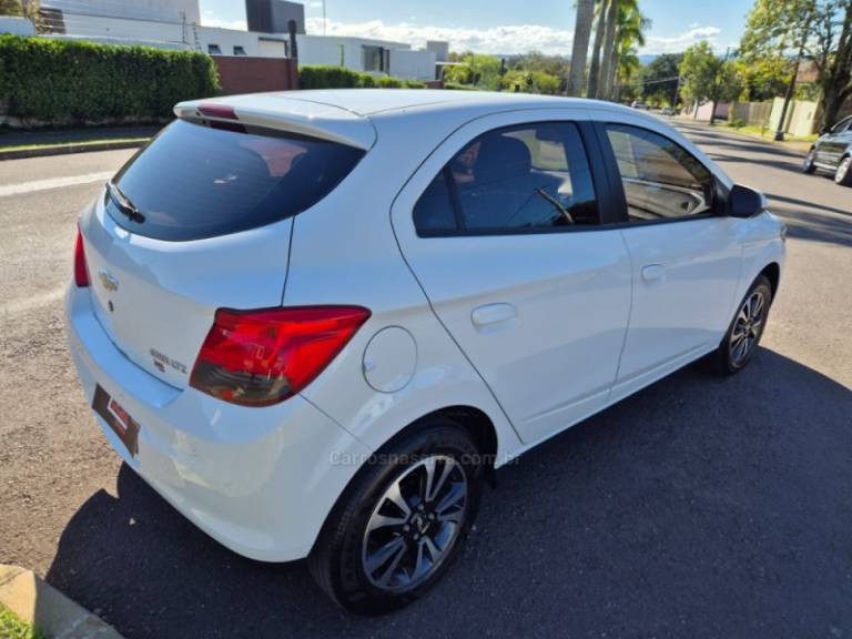 CHEVROLET - ONIX - 2012/2013 - Branca - R$ 48.900,00