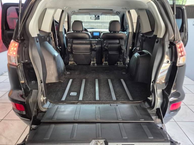 MITSUBISHI - OUTLANDER - 2010/2011 - Preta - R$ 64.900,00