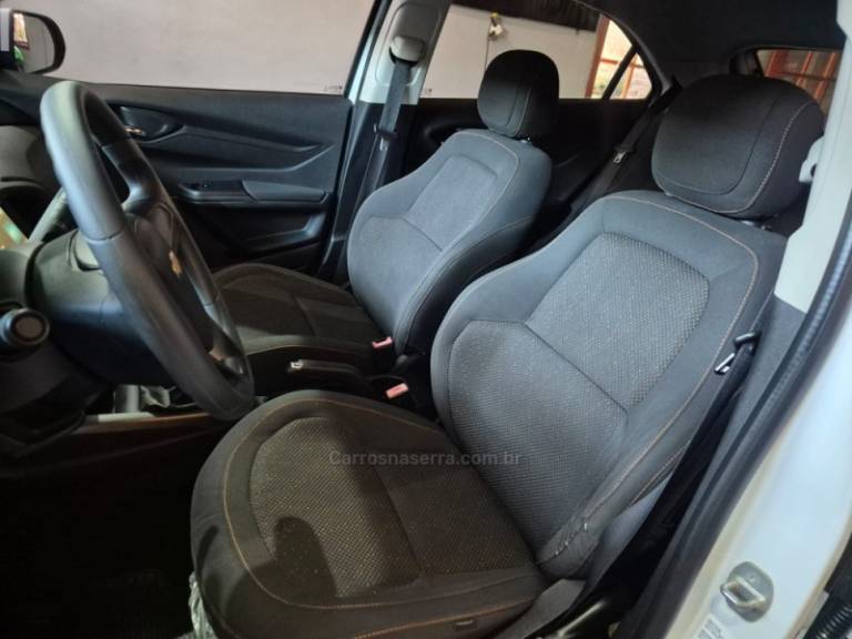 CHEVROLET - ONIX - 2012/2013 - Branca - R$ 48.900,00