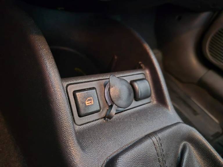 CHEVROLET - CORSA - 2012/2012 - Cinza - R$ 35.900,00