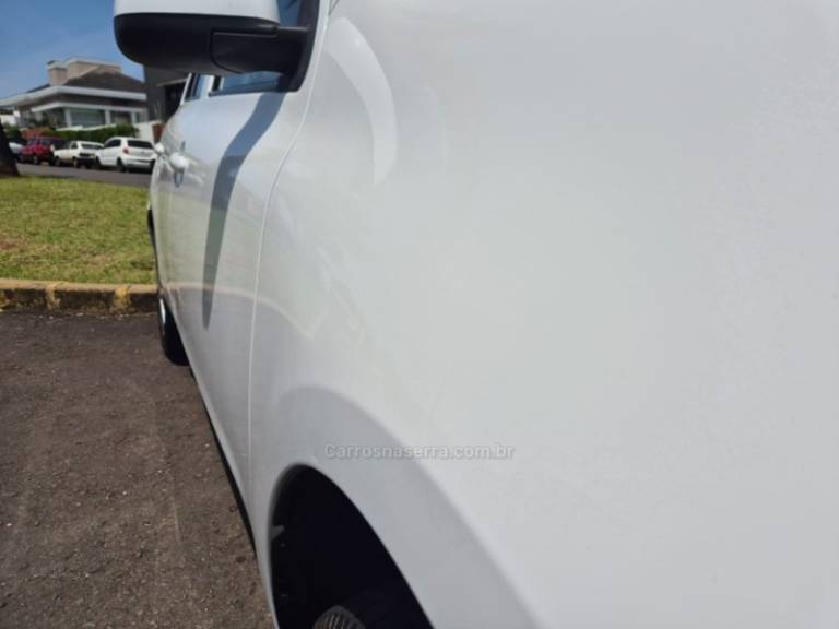 NISSAN - MARCH - 2014/2015 - Branca - R$ 40.900,00