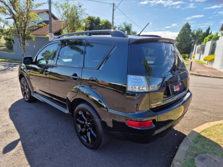 MITSUBISHI - OUTLANDER - 2010/2011 - Preta - R$ 64.900,00