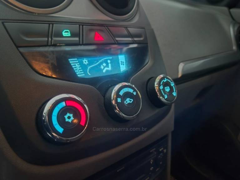 CHEVROLET - AGILE - 2012/2013 - Preta - R$ 37.900,00