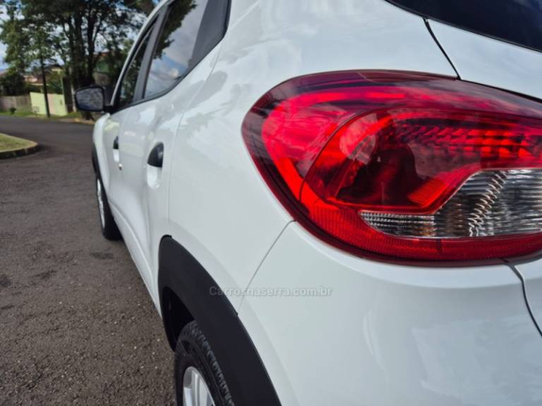 RENAULT - KWID - 2020/2021 - Branca - R$ 45.900,00