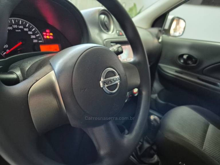 NISSAN - MARCH - 2014/2015 - Branca - R$ 40.900,00