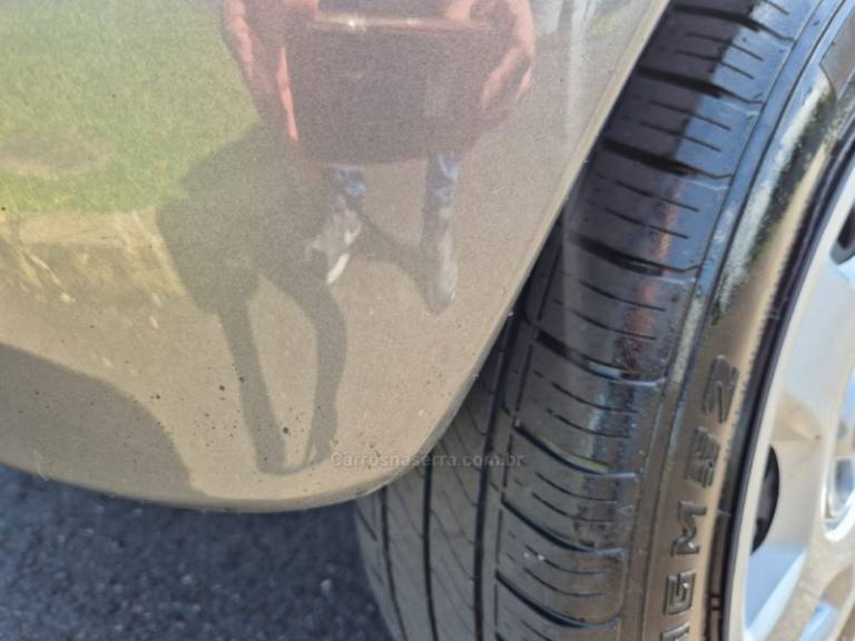 CHEVROLET - CORSA - 2012/2012 - Cinza - R$ 35.900,00