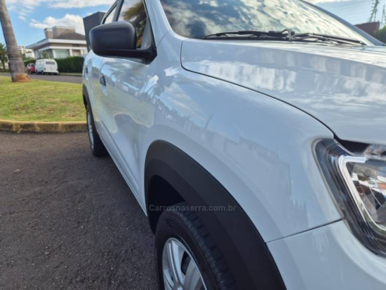 RENAULT - KWID - 2020/2021 - Branca - R$ 45.900,00