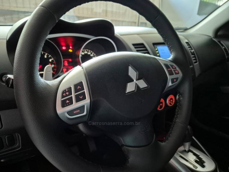 MITSUBISHI - OUTLANDER - 2010/2011 - Preta - R$ 64.900,00