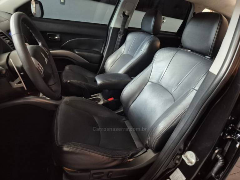 MITSUBISHI - OUTLANDER - 2010/2011 - Preta - R$ 64.900,00