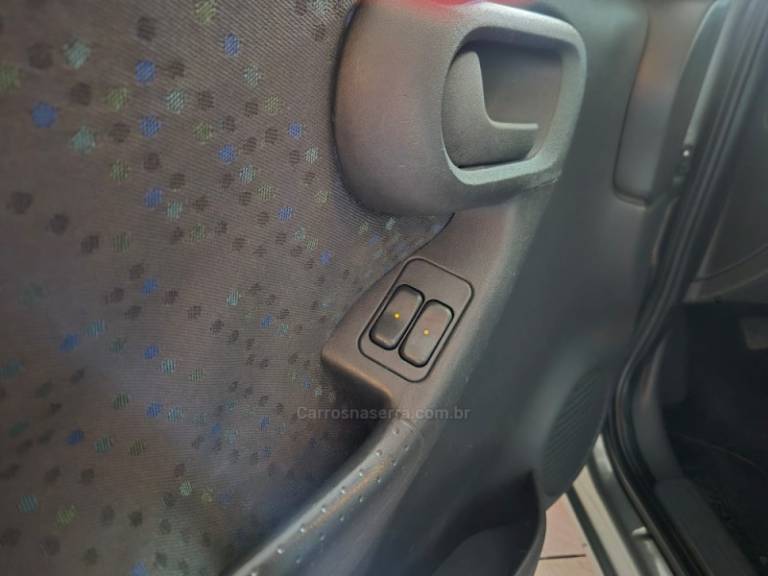 CHEVROLET - CORSA - 2012/2012 - Cinza - R$ 35.900,00