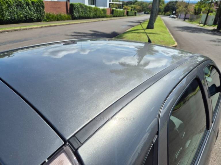 CHEVROLET - CORSA - 2012/2012 - Cinza - R$ 35.900,00