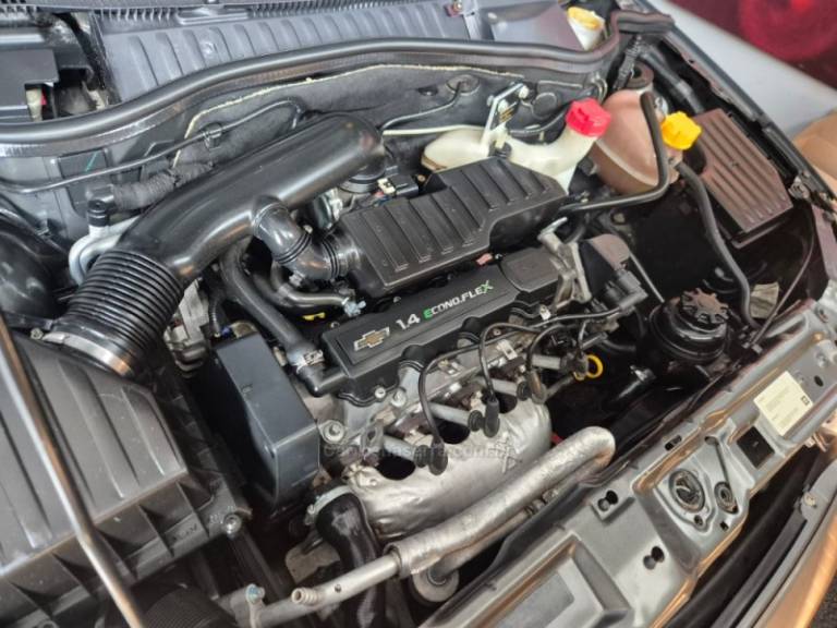 CHEVROLET - CORSA - 2012/2012 - Cinza - R$ 35.900,00