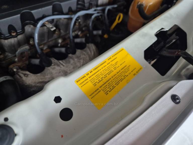 CHEVROLET - MONTANA - 2013/2014 - Prata - R$ 45.900,00