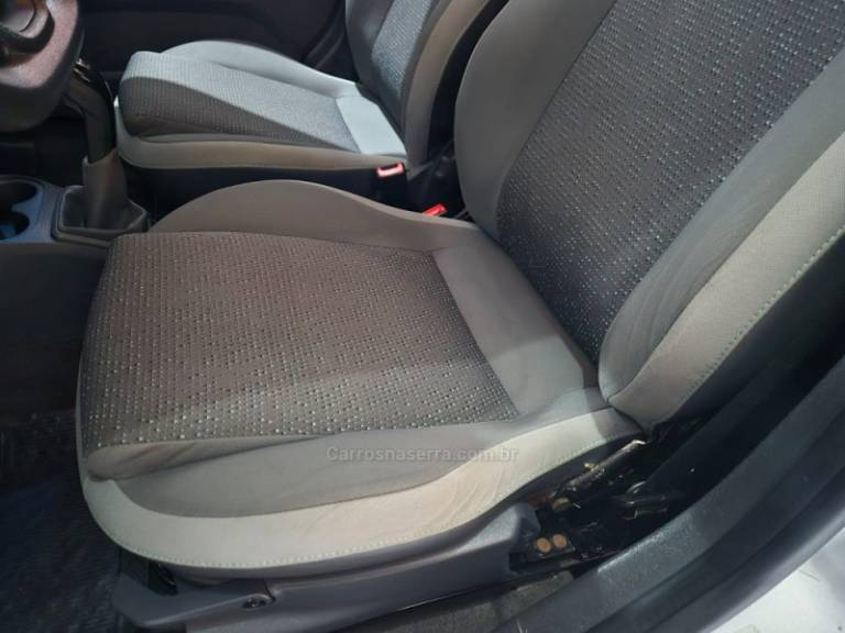 CHEVROLET - MONTANA - 2013/2014 - Prata - R$ 45.900,00