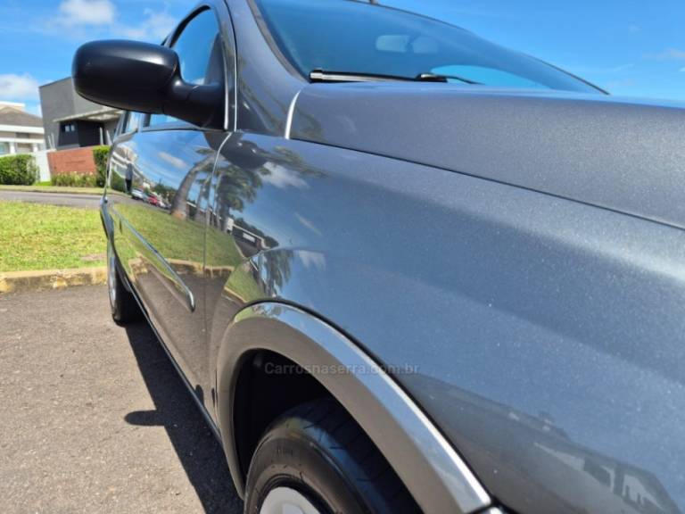 CHEVROLET - CORSA - 2012/2012 - Cinza - R$ 35.900,00