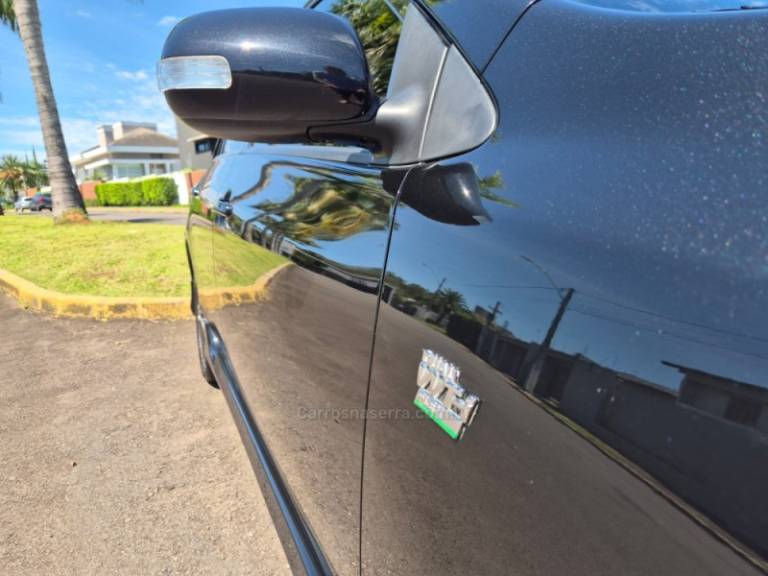 TOYOTA - COROLLA - 2013/2014 - Preta - R$ 73.900,00