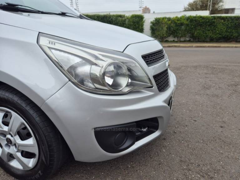 CHEVROLET - MONTANA - 2013/2014 - Prata - R$ 45.900,00