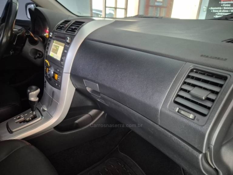 TOYOTA - COROLLA - 2013/2014 - Preta - R$ 73.900,00