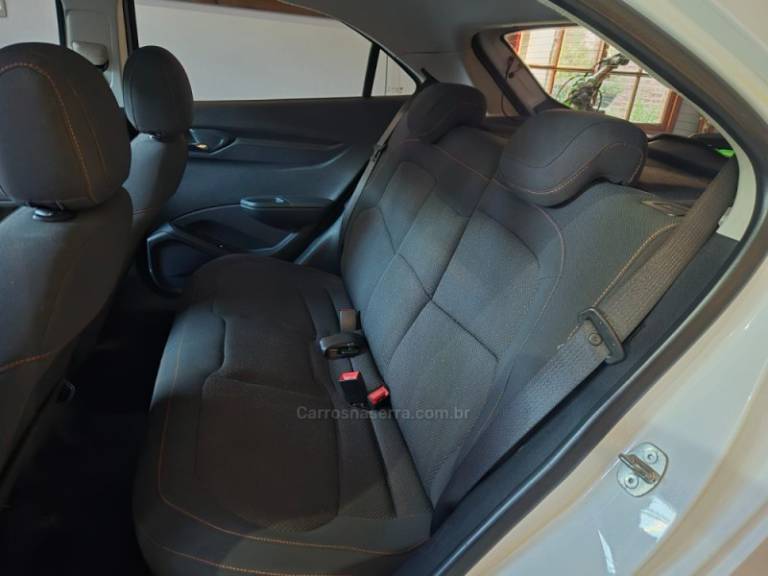 CHEVROLET - ONIX - 2012/2013 - Branca - R$ 48.900,00
