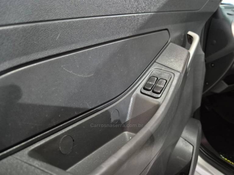 CHEVROLET - MONTANA - 2013/2014 - Prata - R$ 45.900,00