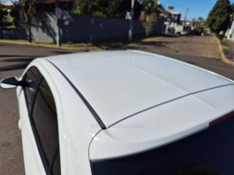 CHEVROLET - ONIX - 2012/2013 - Branca - R$ 48.900,00