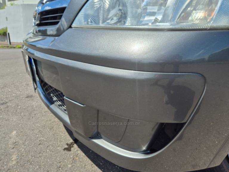 CHEVROLET - CORSA - 2012/2012 - Cinza - R$ 35.900,00