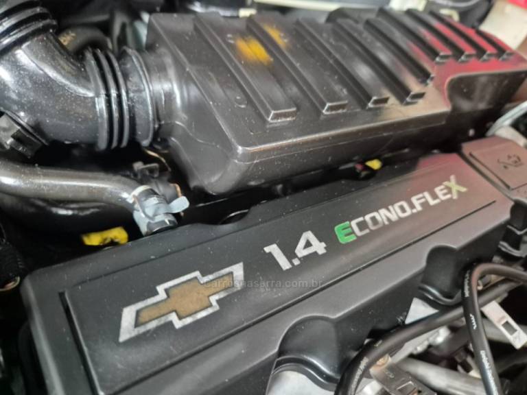 CHEVROLET - CORSA - 2012/2012 - Cinza - R$ 35.900,00