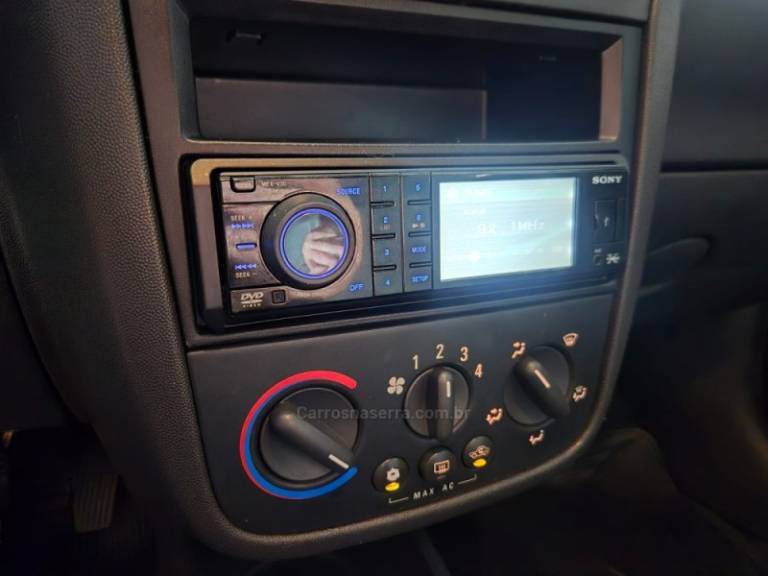 CHEVROLET - CORSA - 2012/2012 - Cinza - R$ 35.900,00